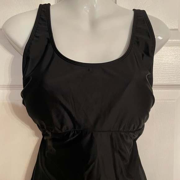 Brand new without tag Lolë Women’s one piece swimsuit - Picture 5 of 10